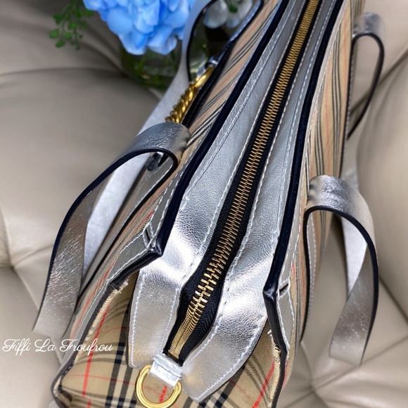 Authentic Burberry bag - Picture 8 of 16